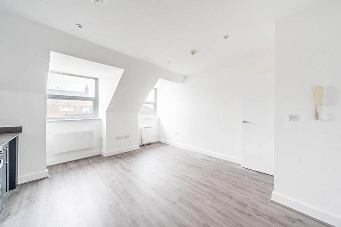 2 Bedroom Flat To Rent In Bridge Street, Pinner, HA5