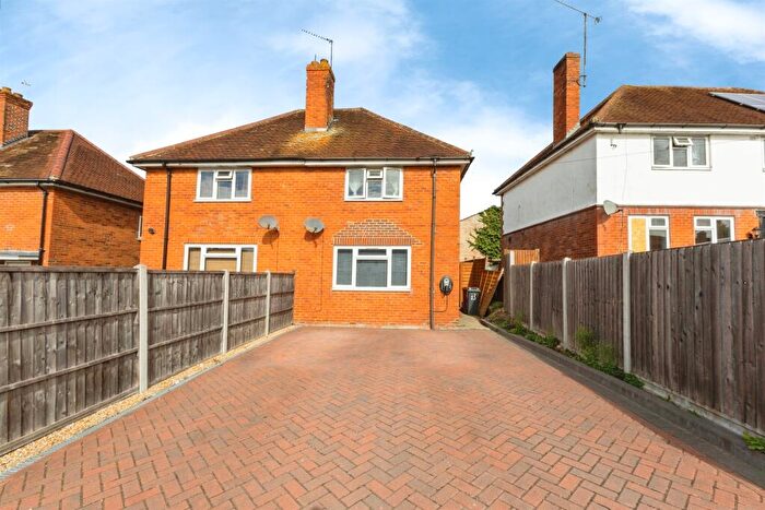 2 Bedroom Semi-Detached House For Sale In Hartland Road, Reading, RG2