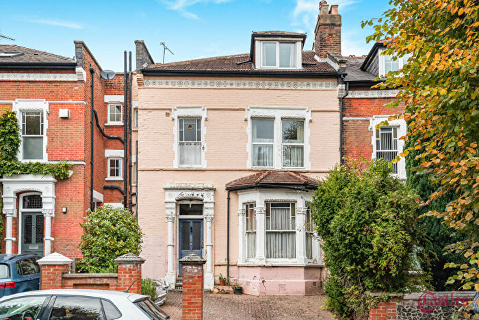 6 Bedroom Terraced House For Sale In Crouch Hall Road, London, N8