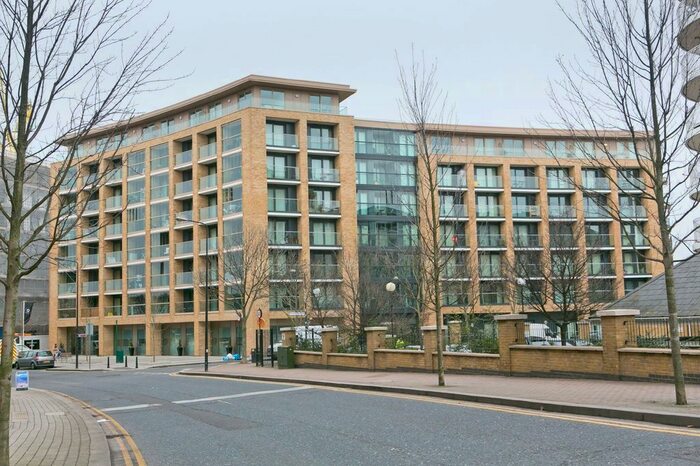 2 Bedroom Flat To Rent In Albatross Way, London, SE16