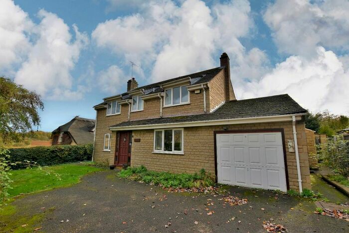 4 Bedroom Detached House For Sale In Russell Hill, Thornhaugh, PE8