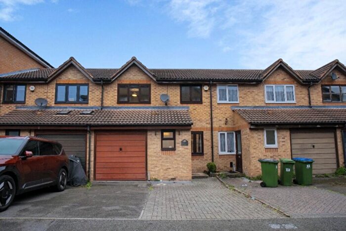 3 Bedroom House To Rent In Harlinger Street, London, SE18