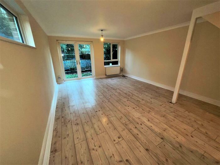 3 Bedroom End Of Terrace House To Rent In Knightswood, Bracknell, RG12