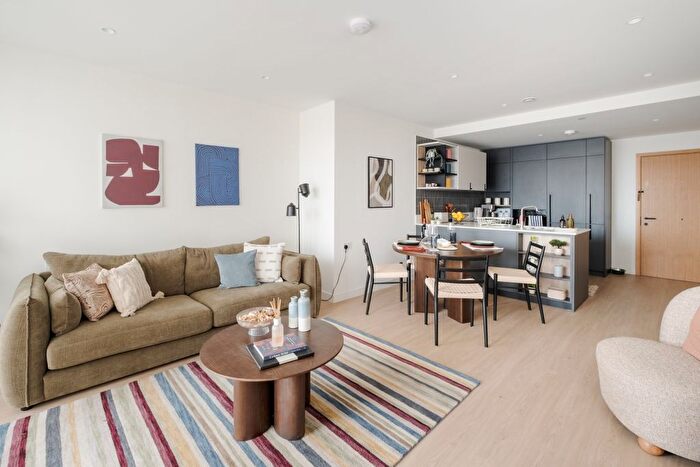 2 Bedroom Flat To Rent In Heart Of Hale, London, N17
