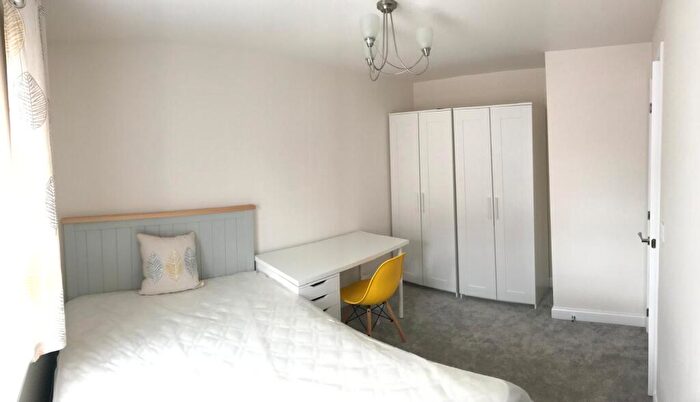 4 Bedroom Semi-Detached House To Rent In Lapwing Place, CV4