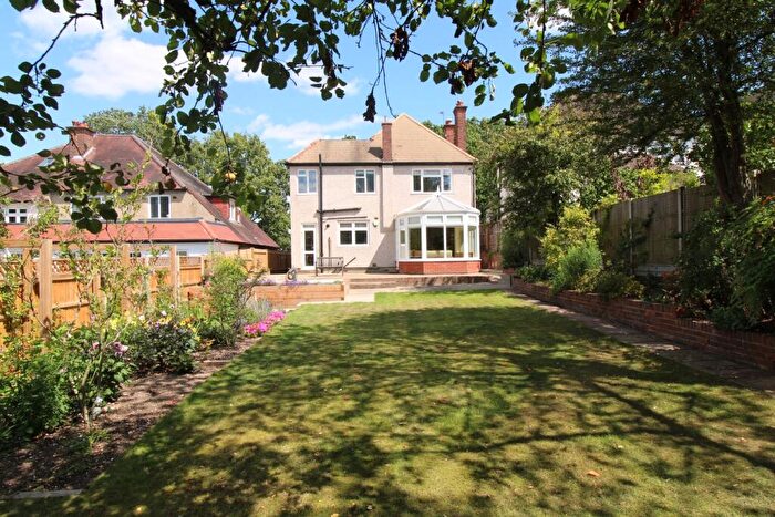 4 Bedroom Detached House For Sale In Broadoaks Way, Bromley, BR2