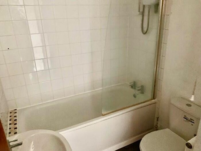 2 Bedroom House To Rent In Drewry Lane, Derby, DE22