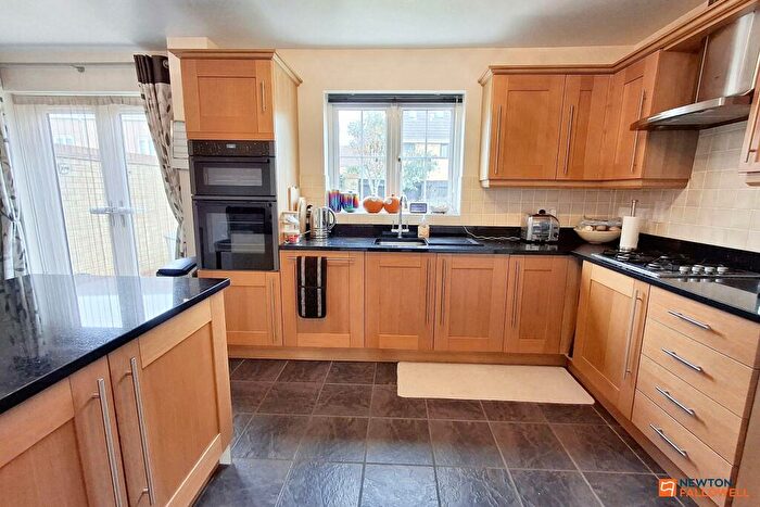 5 Bedroom Detached House For Sale In Hansel Close, Peterborough, PE2
