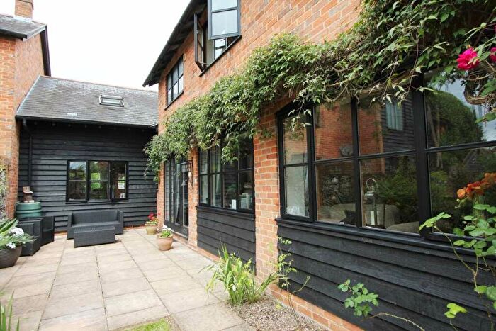 4 Bedroom Semi-Detached House To Rent In Ashampstead, Berkshire, RG8