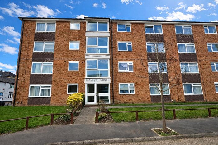 2 Bedroom Apartment To Rent In The Limes Avenue, Arnos Grove, N11