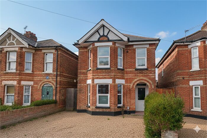 5 Bedroom House To Rent In Sedgley Road, BH9