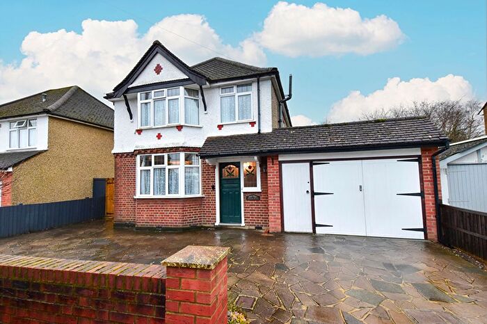 4 Bedroom Detached House For Sale In Langley Road, Abbots Langley, WD5