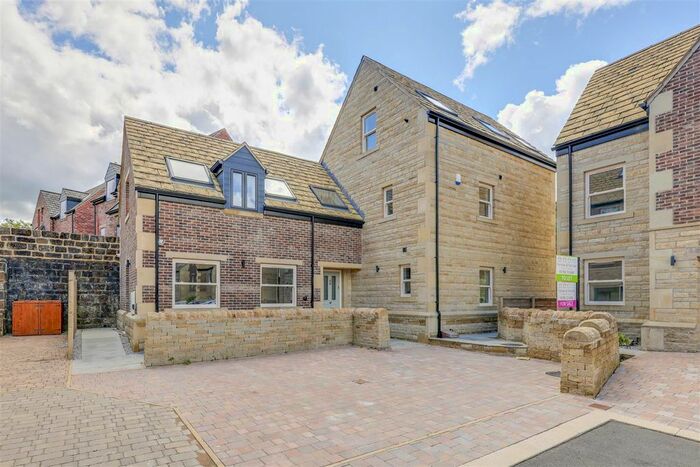 5 Bedroom Detached House To Rent In Weavers Moorings, Walsden, Todmorden, OL14