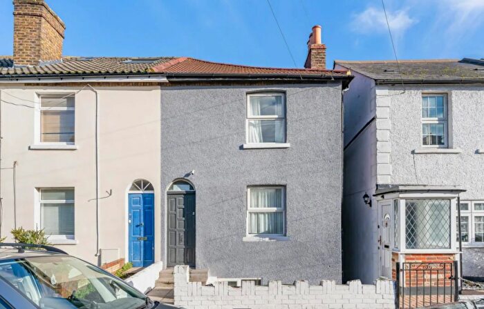5 Bedroom Terraced House To Rent In William Road, Sutton, SM1
