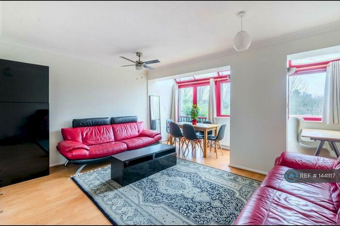 3 Bedroom Maisonette To Rent In Bywater Place, London, SE16