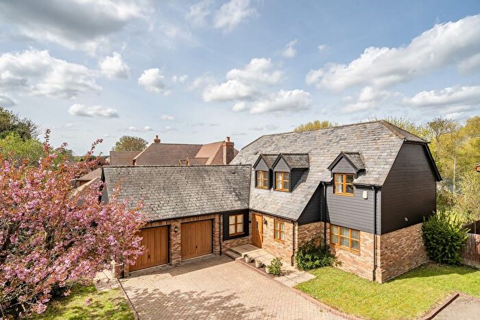 5 Bedroom Detached House For Sale In High Road, Broom, Biggleswade, SG18