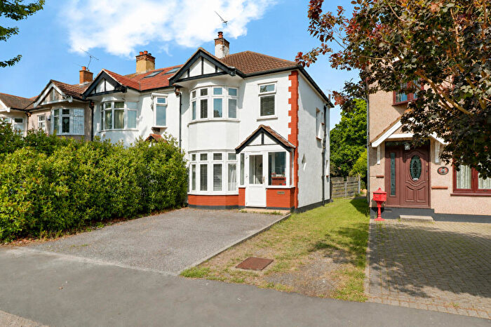 3 Bedroom Semi-Detached House To Rent In Bridgwater Drive, Westcliff-on-sea, SS0