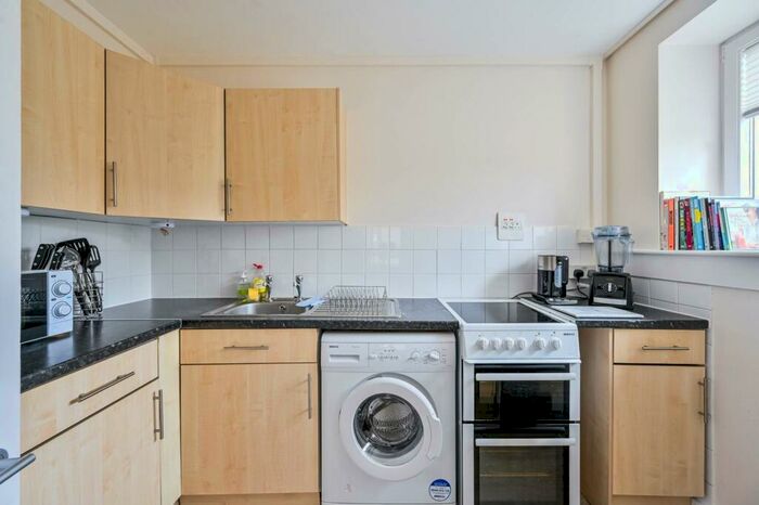 1 Bedroom Flat To Rent In Glyndon Road, Plumstead, London, SE18