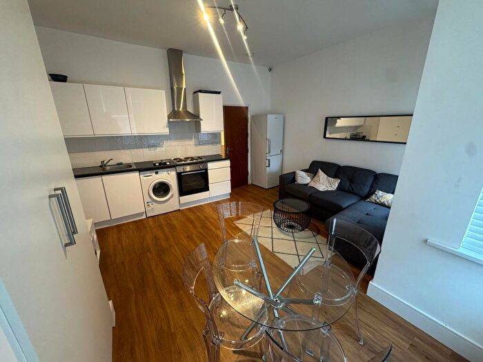 2 Bedroom Flat To Rent In Green Street, London, E13