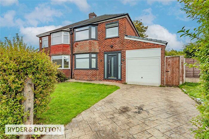 3 Bedroom Semi Detached House For Sale In Broomfield Crescent, Middleton, Manchester, M24