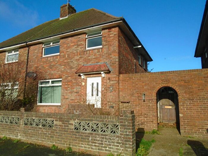 3 Bedroom Semi-Detached House To Rent In Amberley Close, Hove, BN3