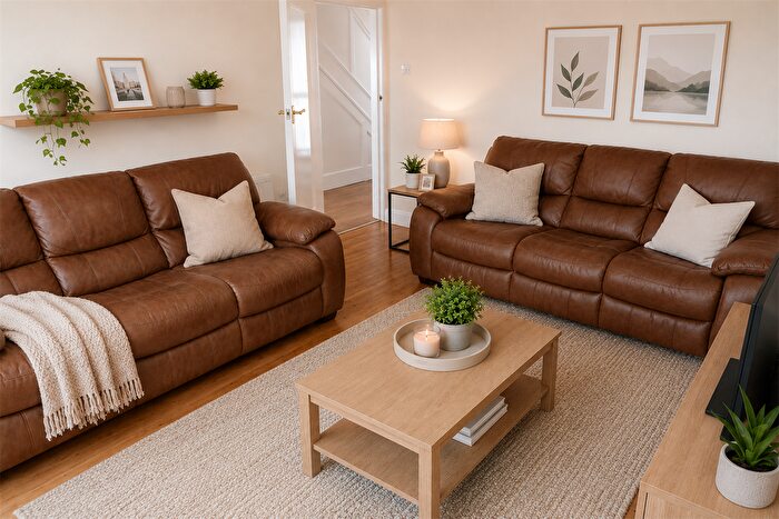 3 Bedroom Semi-Detached House To Rent In Kingswood Road, Wollaton, NG8