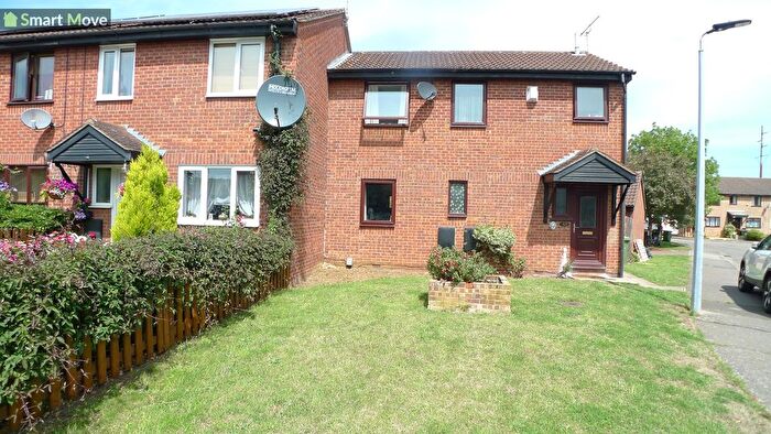 3 Bedroom End Of Terrace House To Rent In Hadrians Court, Peterborough, Cambridgeshire., PE2