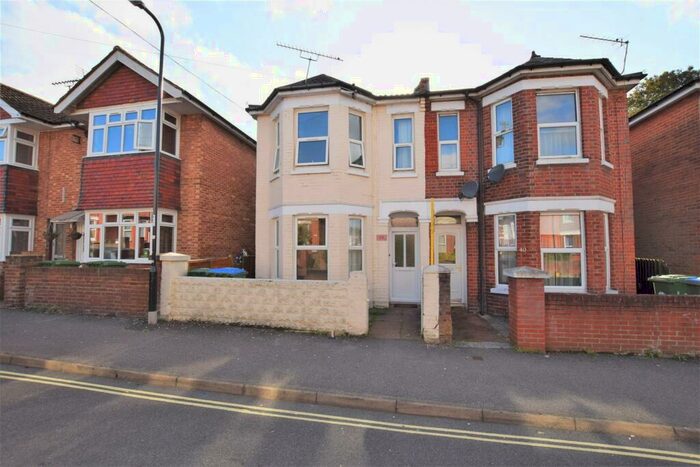 4 Bedroom Semi-Detached House To Rent In Burlington Road, Southampton, SO15