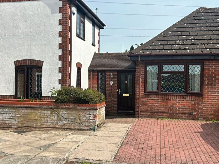3 Bedroom End Of Terrace House For Sale In Milton Way, Houghton Regis, Dunstable, LU5