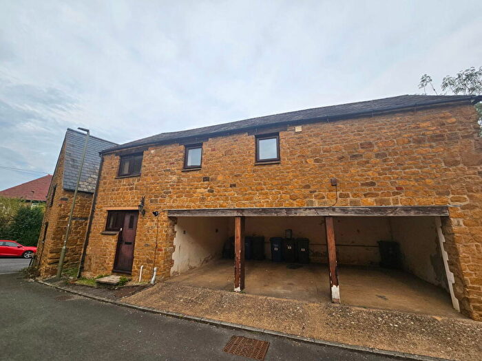 2 Bedroom Character Property To Rent In Millwright Close, Banbury, OX16