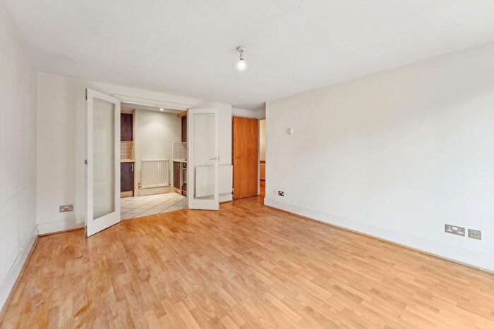 2 Bedroom Flat To Rent In Charter Quay, Kingston Upon Thames, KT1