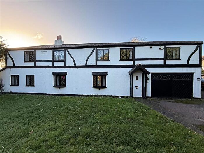 4 Bedroom Detached House For Sale In Swallow Street, Iver, SL0