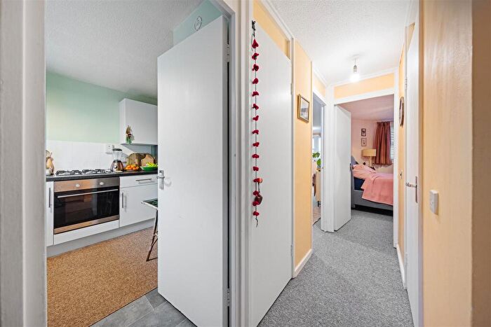 1 Bedroom Flat For Sale In Friar Mews, London, SE27