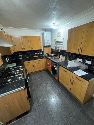 3 Bedroom Maisonette To Rent In Galbraith Street, London, E14