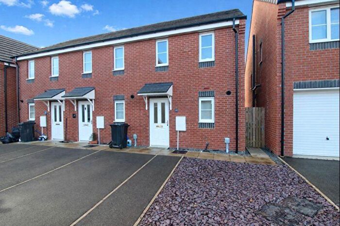 2 Bedroom End Of Terrace House To Rent In Harbottle Way, Hull, East Riding Of Yorkshire, HU7