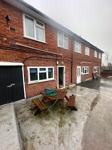 3 Bedroom Maisonette To Rent In Wingate Close, Birmingham, B30