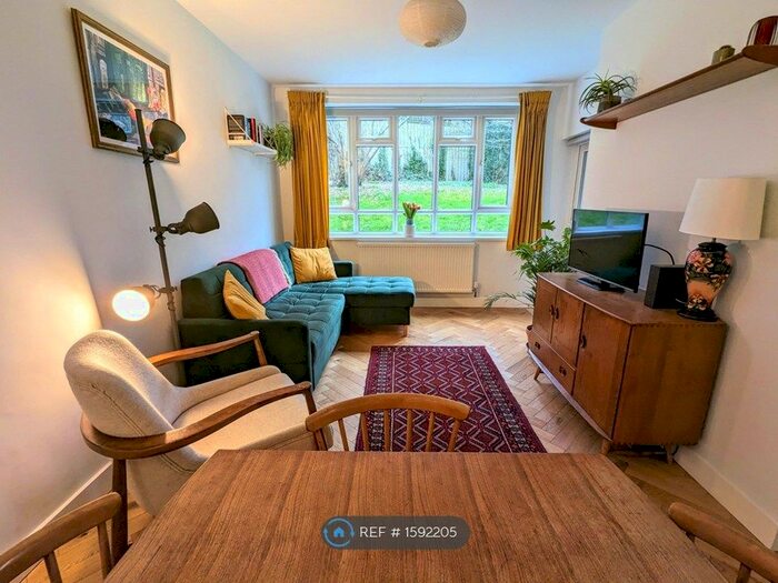 3 Bedroom Flat To Rent In Lyndale, London, NW2