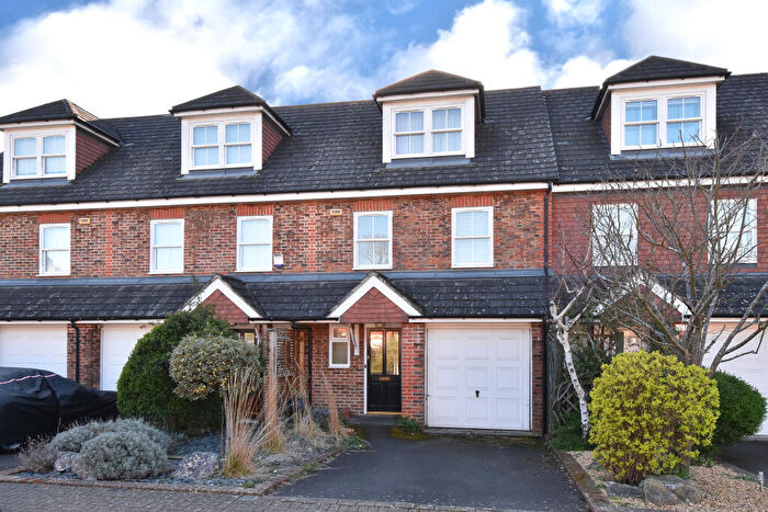 3 Bedroom Terraced House For Sale In Chart Close Bromley, BR2