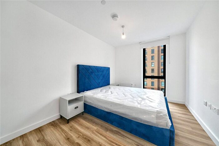 2 Bedroom Apartment To Rent In Calibra Court, Kimpton Road, Luton, LU2