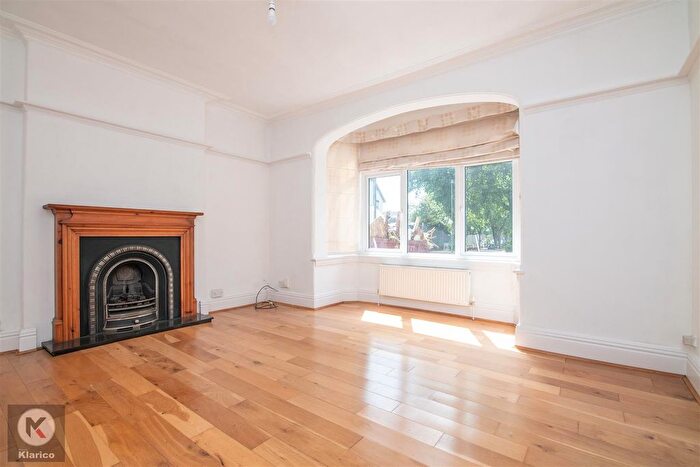 4 Bedroom Semi-Detached House To Rent In Southam Road, Birmingham, B28