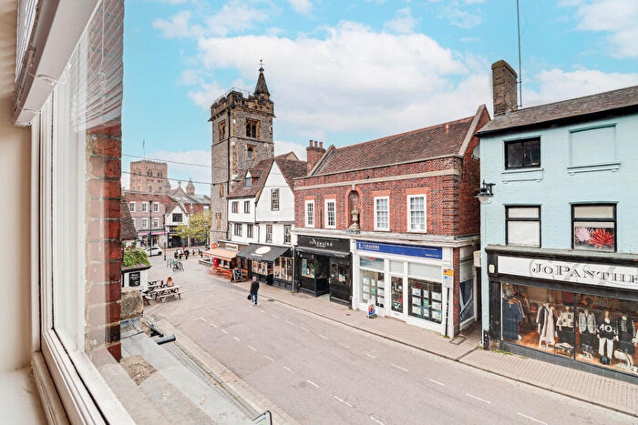 1 Bedroom Flat To Rent In Market Place, St. Albans, Hertfordshire, AL3