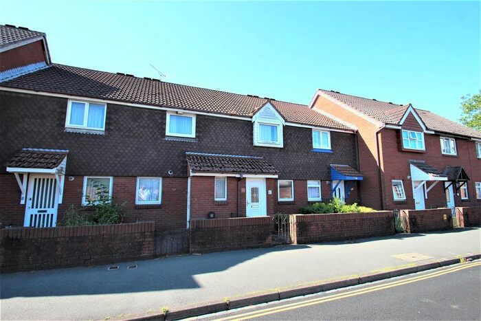 2 Bedroom Terraced House To Rent In Greetham Street, Southsea, PO5
