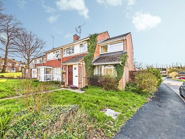 4 Bedroom End Of Terrace House For Sale In Broome Close, Horsham, RH12