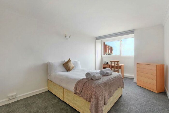 3 Bedroom Apartment To Rent In Crayford Road, Holloway, London, N7
