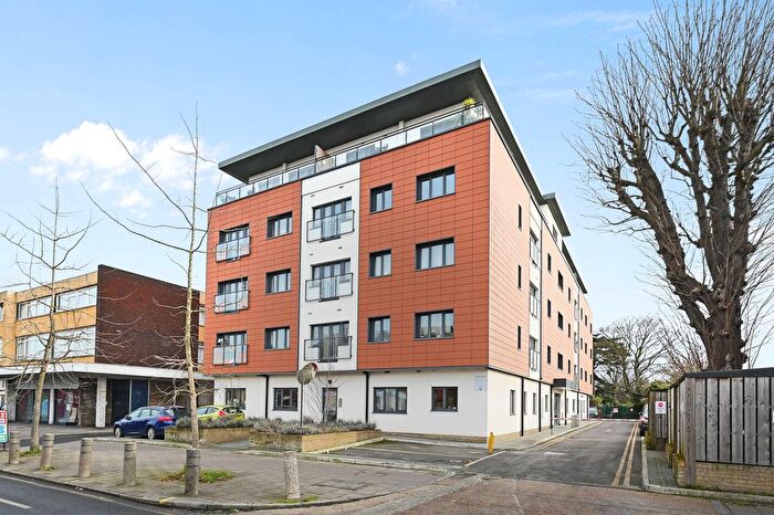 1 Bedroom Flat For Sale In London Road, Mitcham, CR4