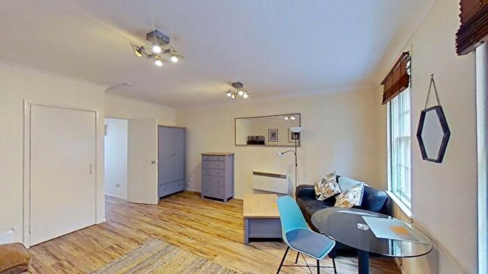 1 Bedroom Flat To Rent In Websters Land, Grassmarket, Edinburgh, EH1