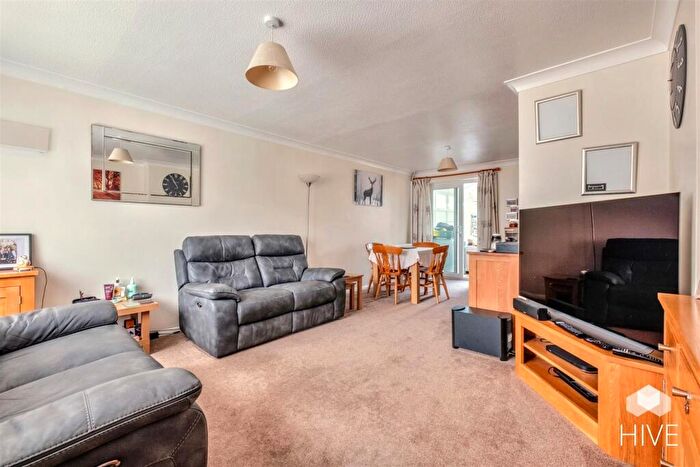 3 Bedroom Semi-Detached House For Sale In Old Barn Close, Ringwood, BH24