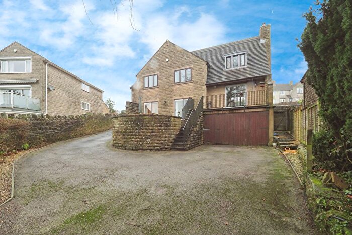 4 Bedroom Detached House For Sale In Church Street, Matlock, DE4