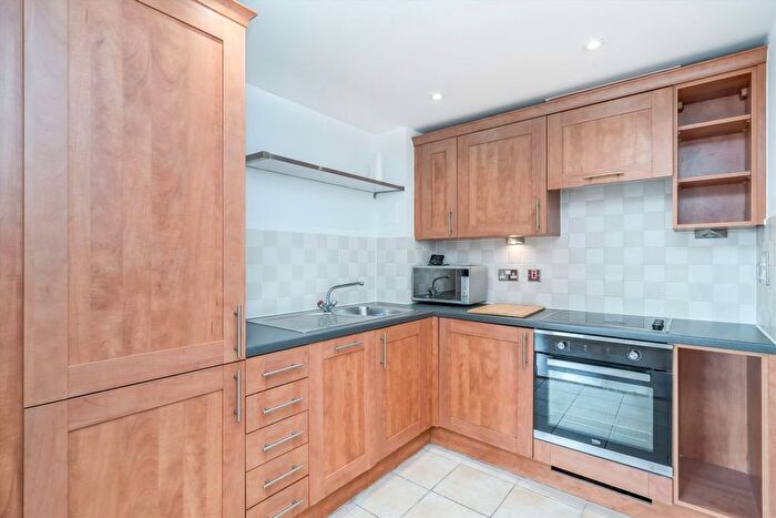 1 Bedroom Flat To Rent In Singapore Road, West Ealing, W13