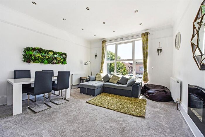 2 Bedroom Flat For Sale In Albert Road, Southsea, PO4